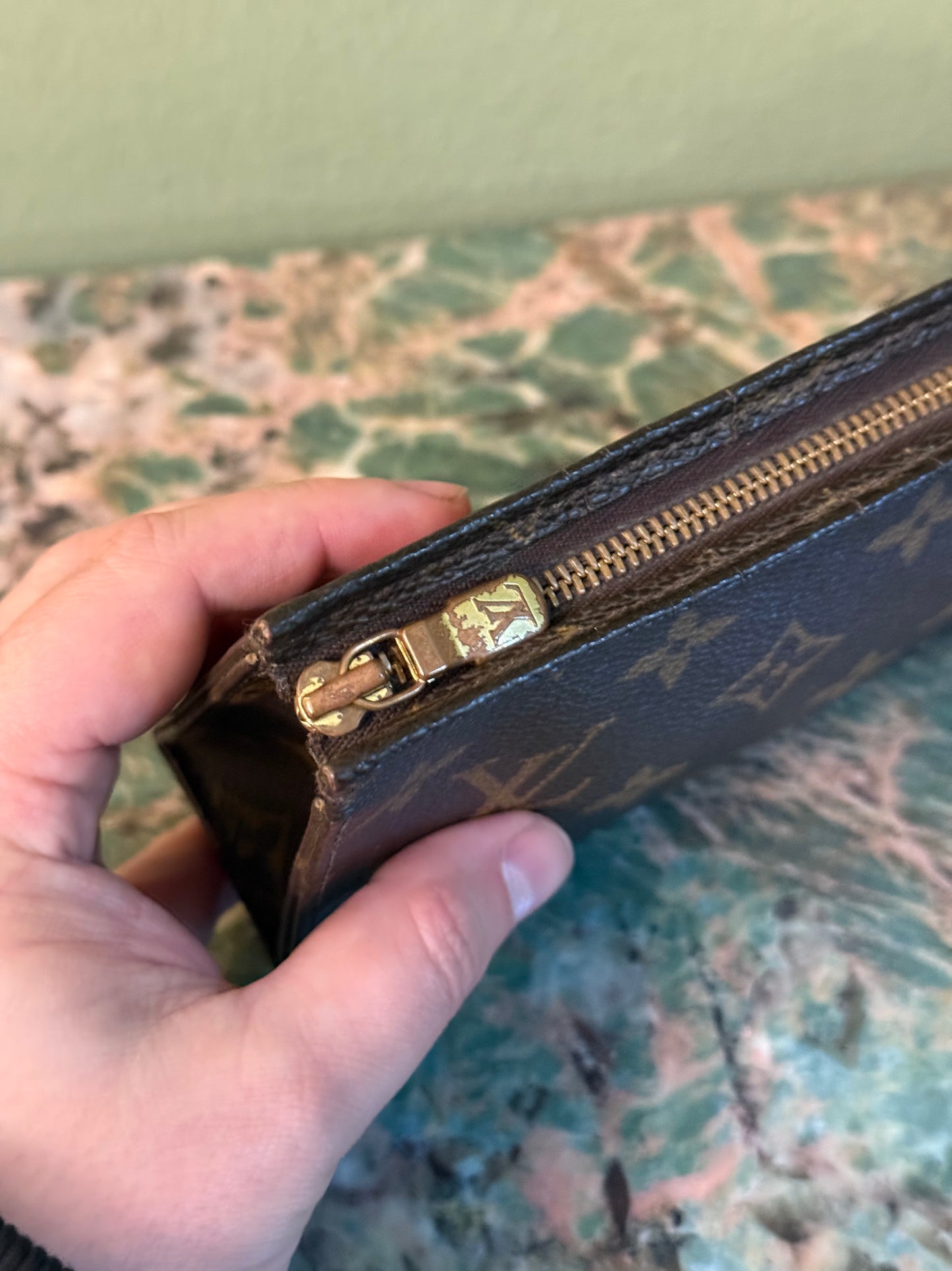 LOUIS VUITTON MONOGRAM TOILETRY 15