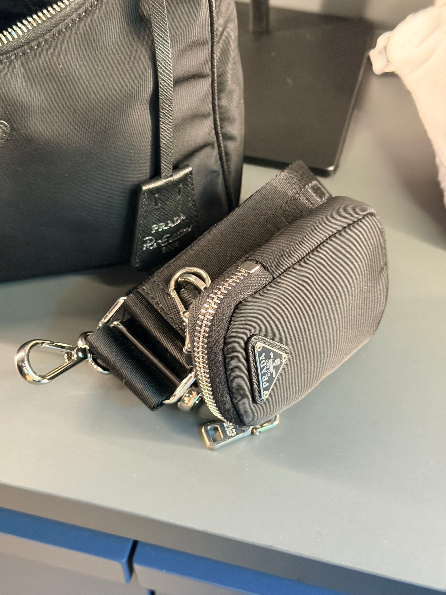 PRADA BLACK NYLON RE EDITION 2005 CROSSBODY BAG