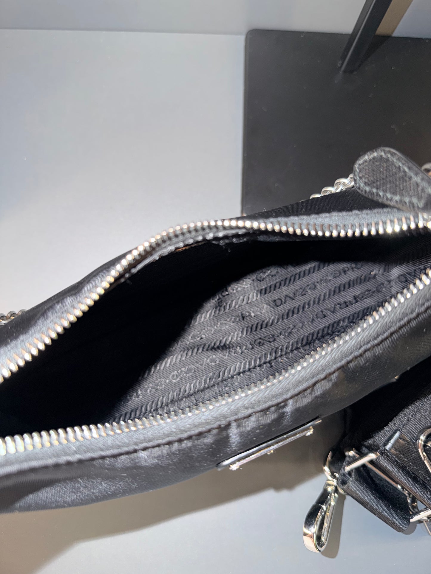 PRADA BLACK NYLON RE EDITION 2005 CROSSBODY BAG