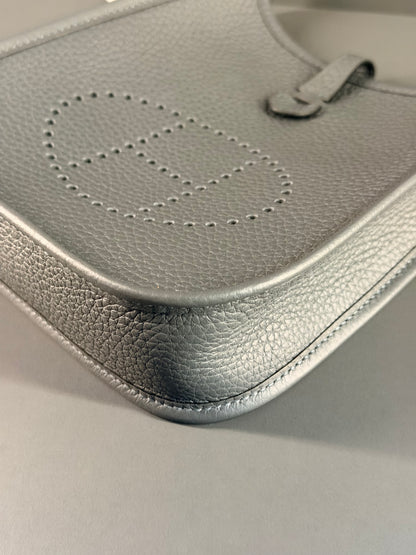 HERMÈS GRIS MISTY EVELYNE 16 CROSSBODY BAG