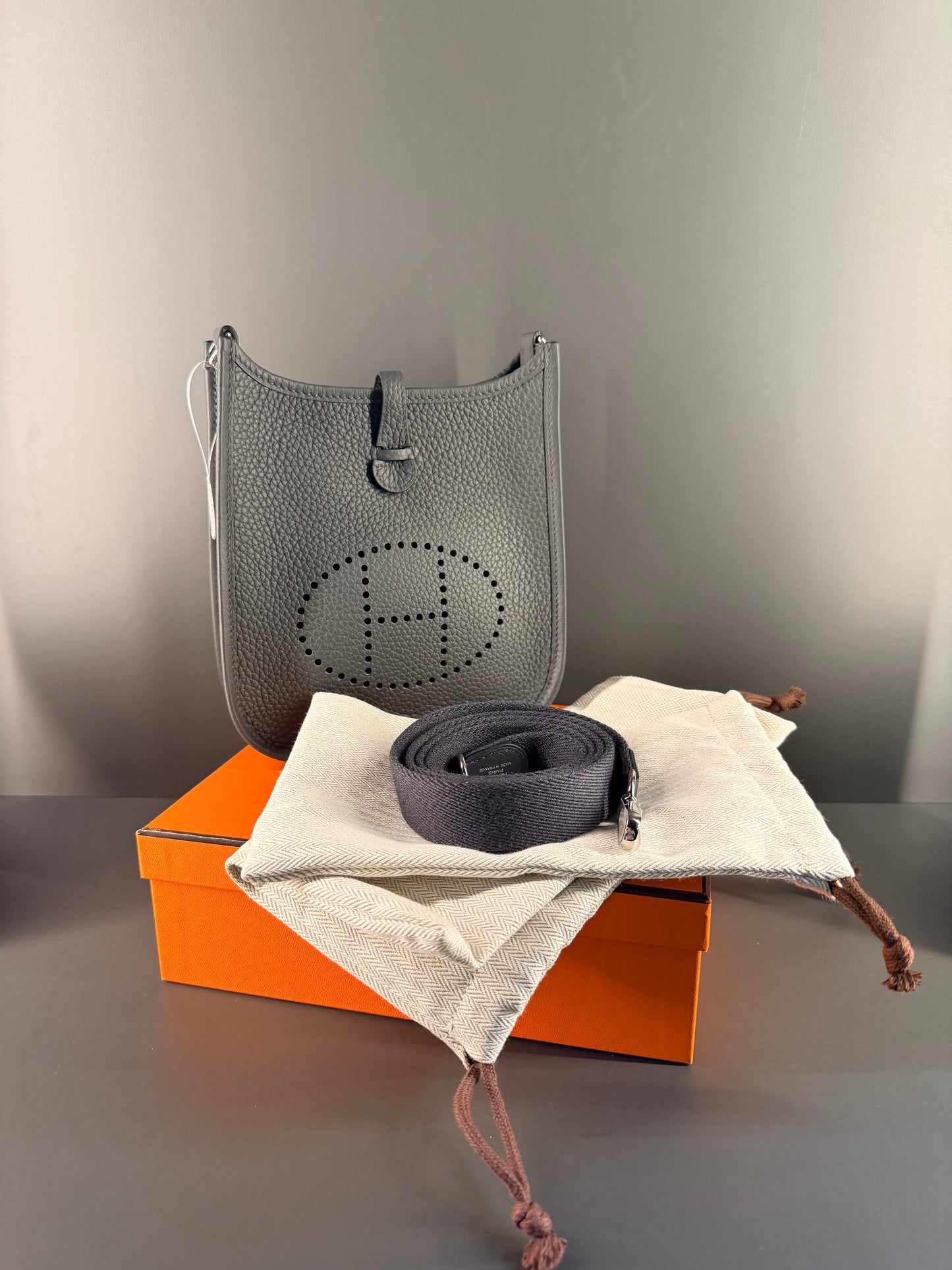 HERMÈS GRIS MISTY EVELYNE 16 CROSSBODY BAG