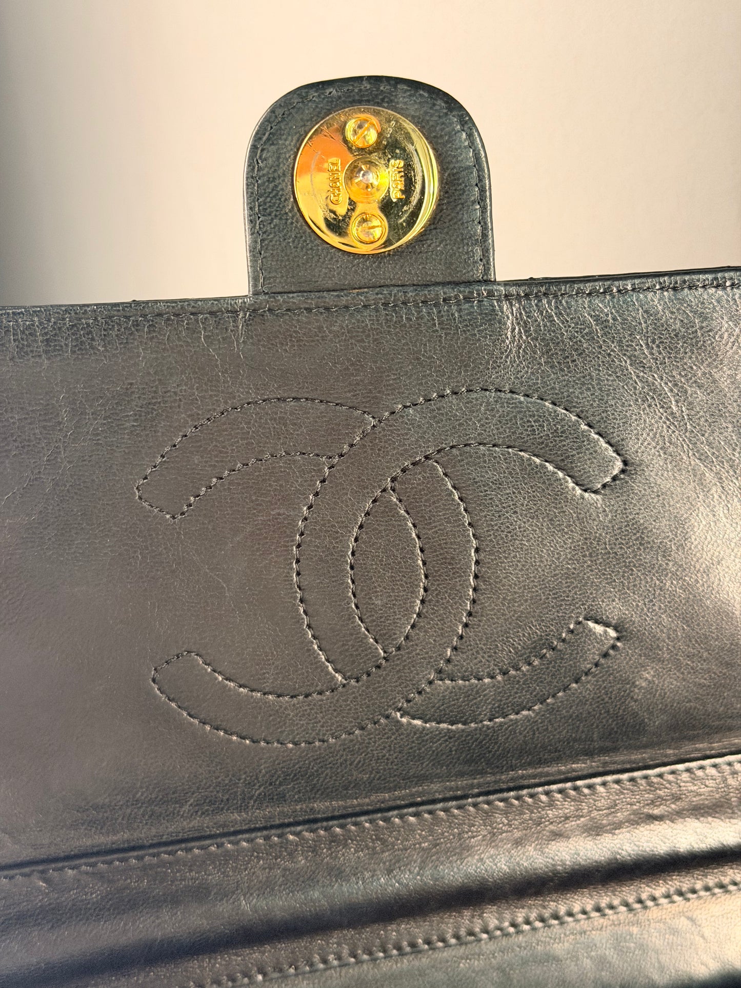 CHANEL BLACK LAMBSKIN MEDIUM SINGLE FLAP SHOULDER BAG