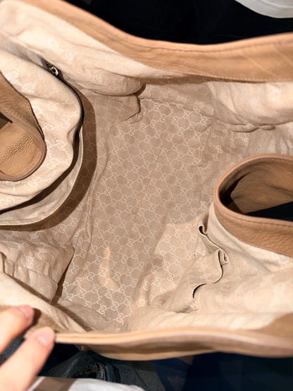 GUCCI BY FRIDA GIANNINI BEIGE NABUK LARGE LADY STIRRUP HOBO BAG
