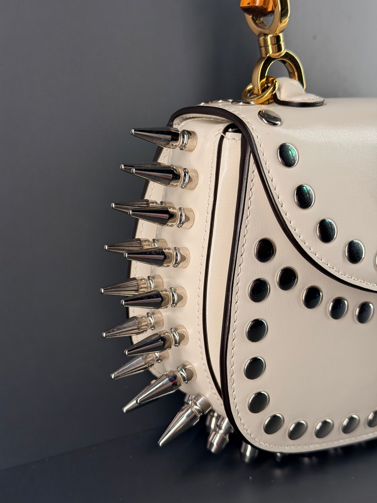 GUCCI WHITE MEDIUM STUDDED BAMBOO 1947 TOP HANDLE HANDBAG