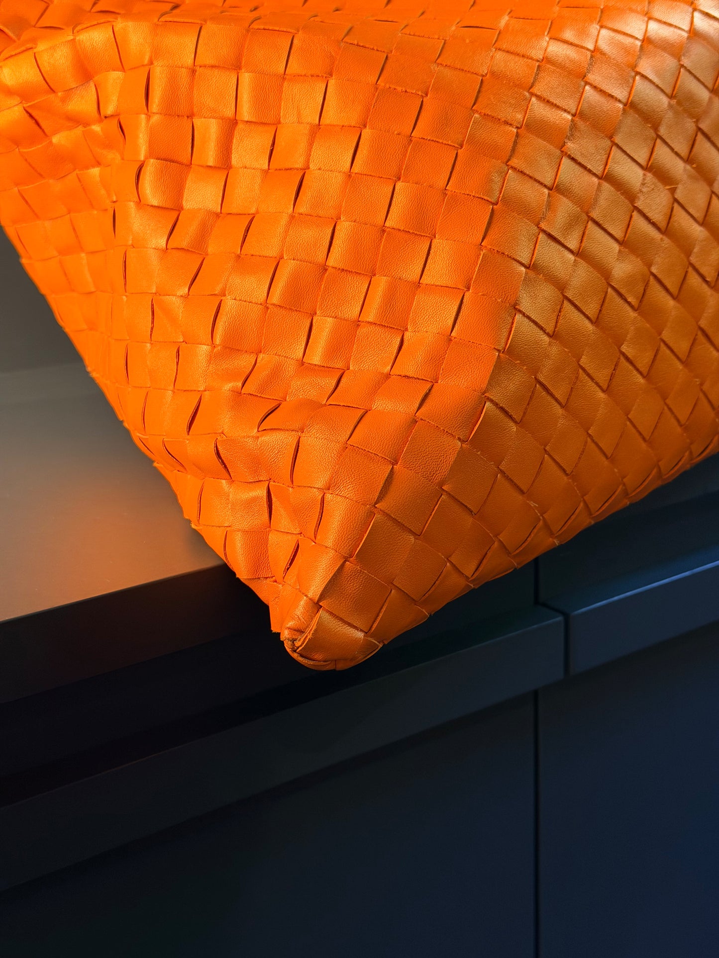 BOTTEGA VENETA LARGE ORANGE HOP SHOULDER BAG