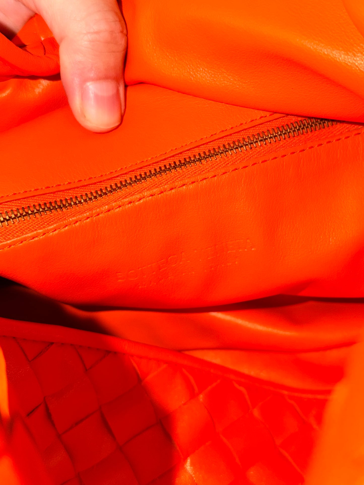 BOTTEGA VENETA LARGE ORANGE HOP SHOULDER BAG