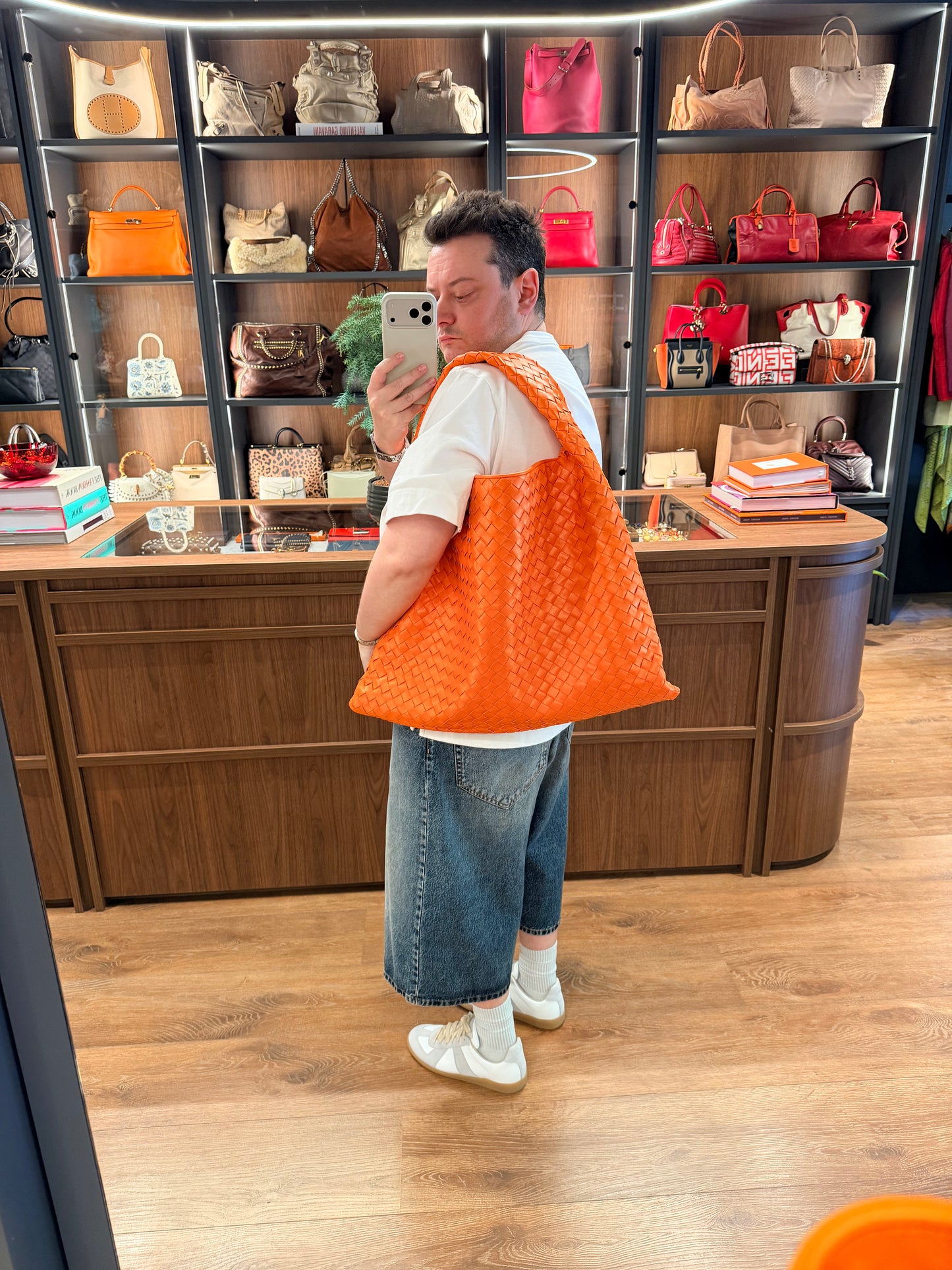 BOTTEGA VENETA LARGE ORANGE HOP SHOULDER BAG